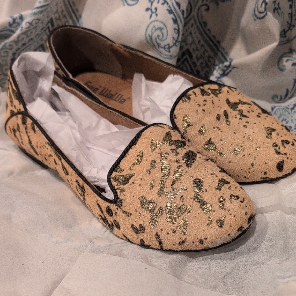 Anthropologie Gee Wawa Cream and Black Flats with Speckled Design